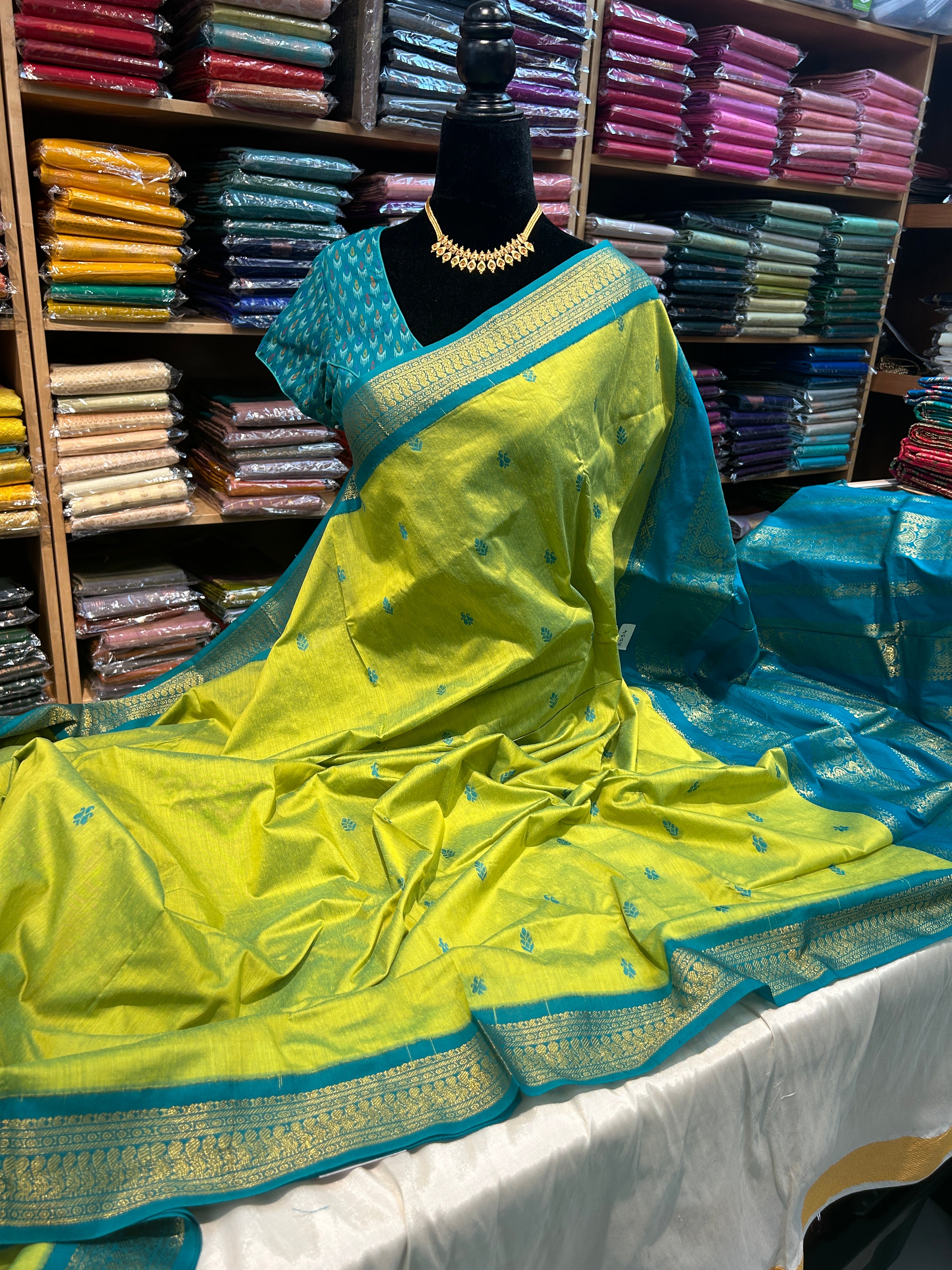 Kalyani Cotton Saree with Readymade Blouse (40/42 size)