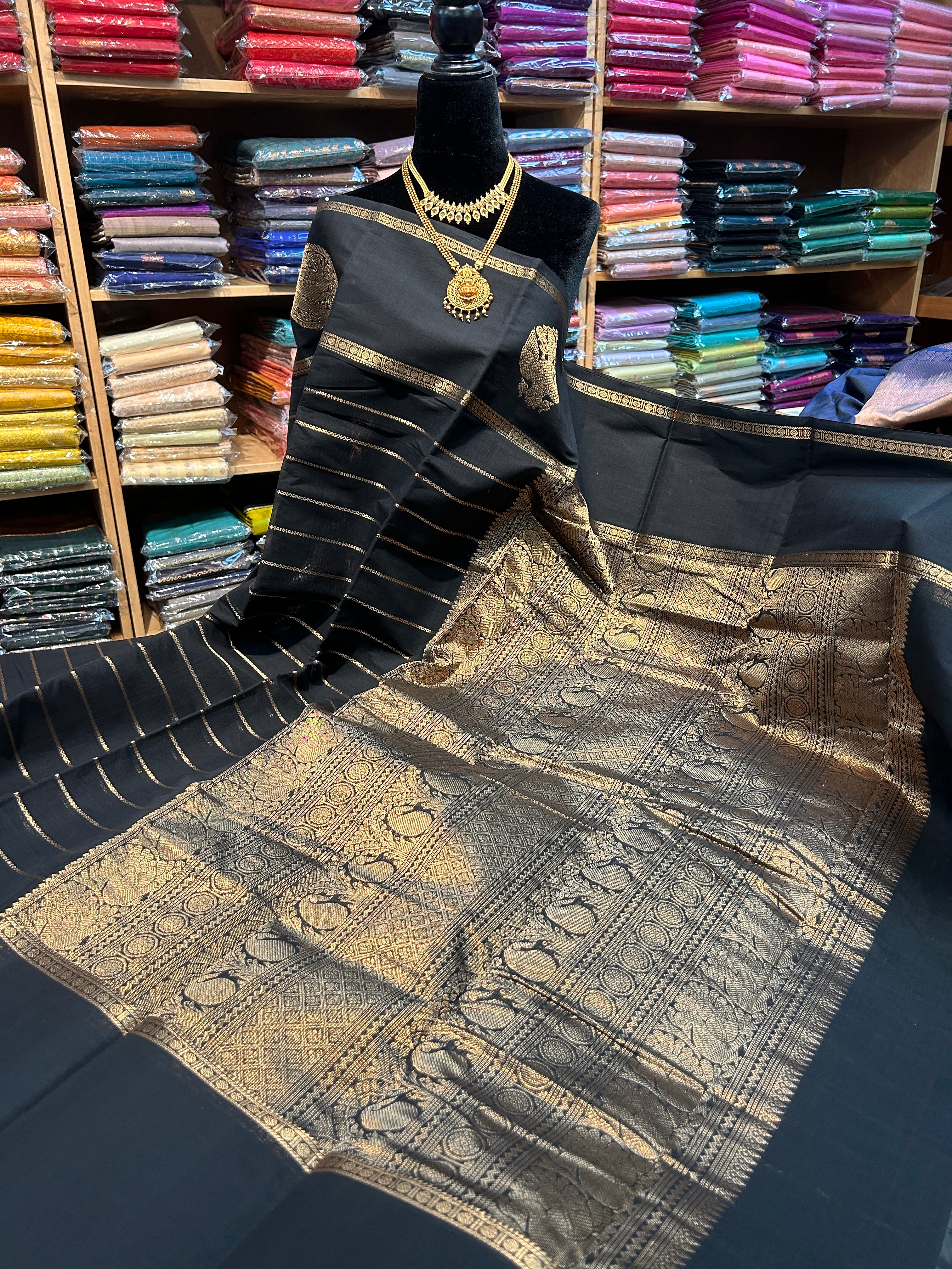 Rich pallu Kanchipuram Cotton Saree With running plain Blouse