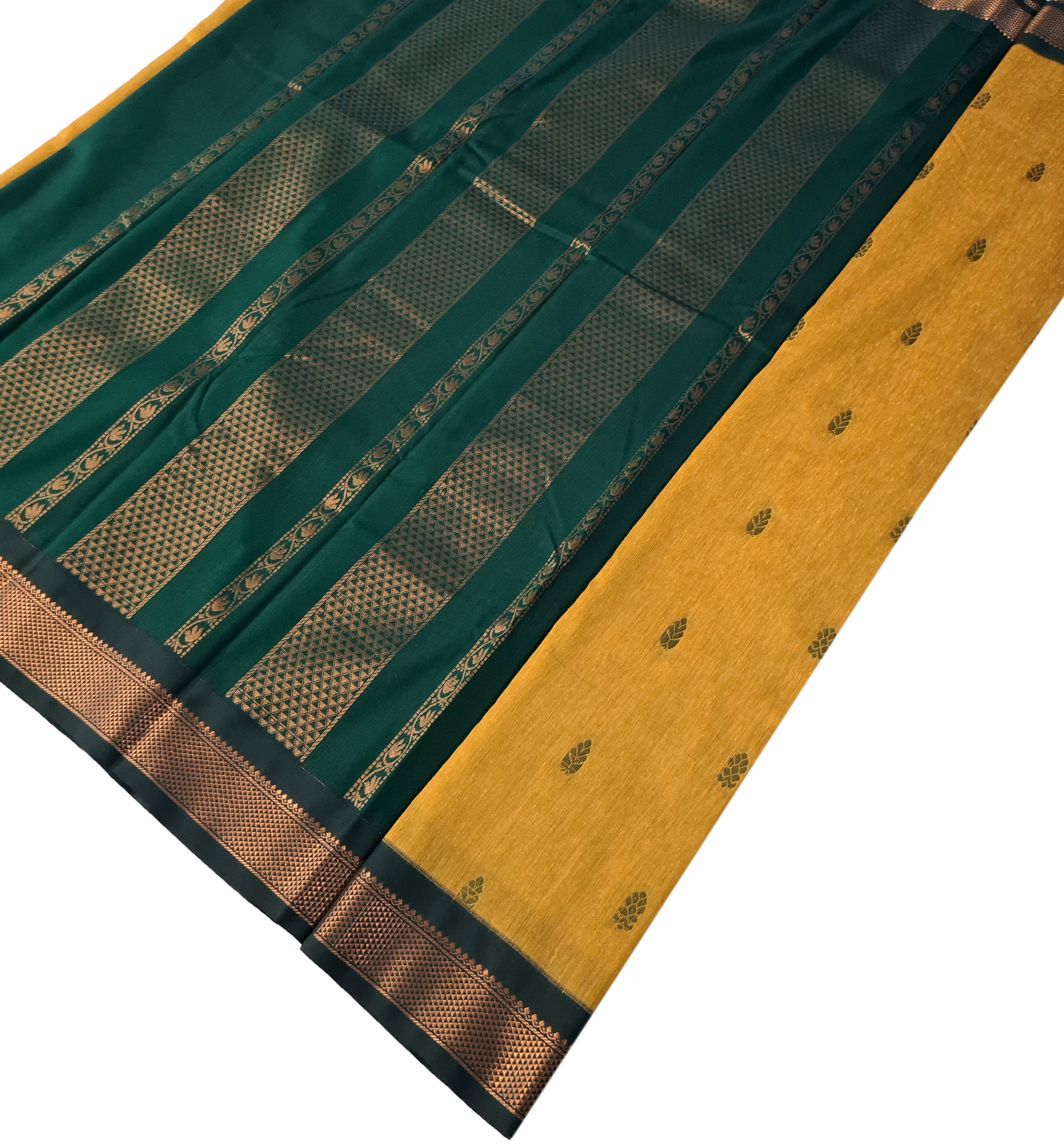 Kalyani Soft cotton  Saree with contrast pallu & blouse