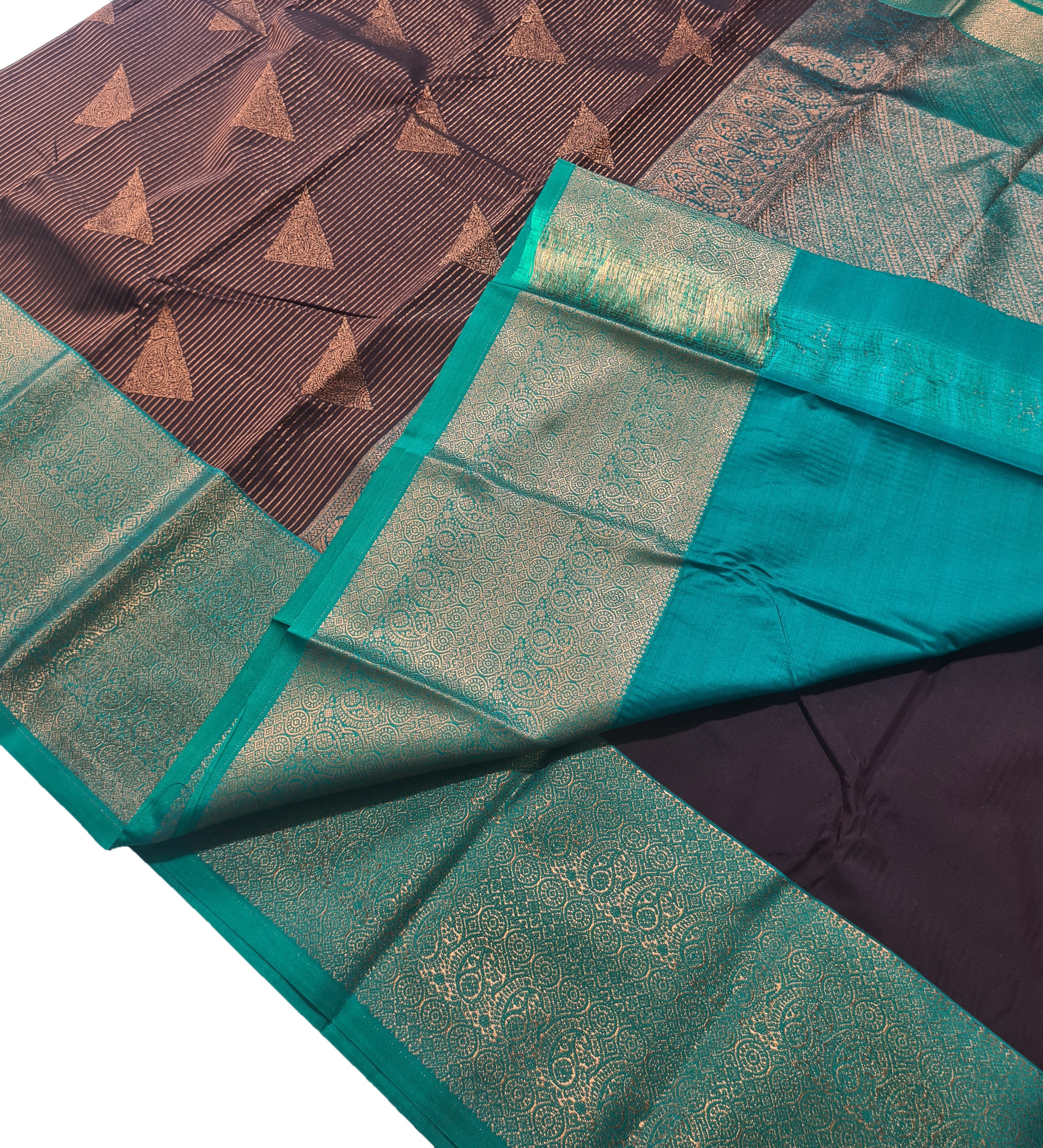 Kanchi Vegan Silk Saree With Contrast Blouse and Rich Jari Pallu